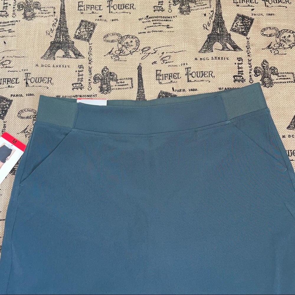 32 Degrees Cool NWT! Smoke Green Stretch Woven Skort Size M - Picture 6 of 14